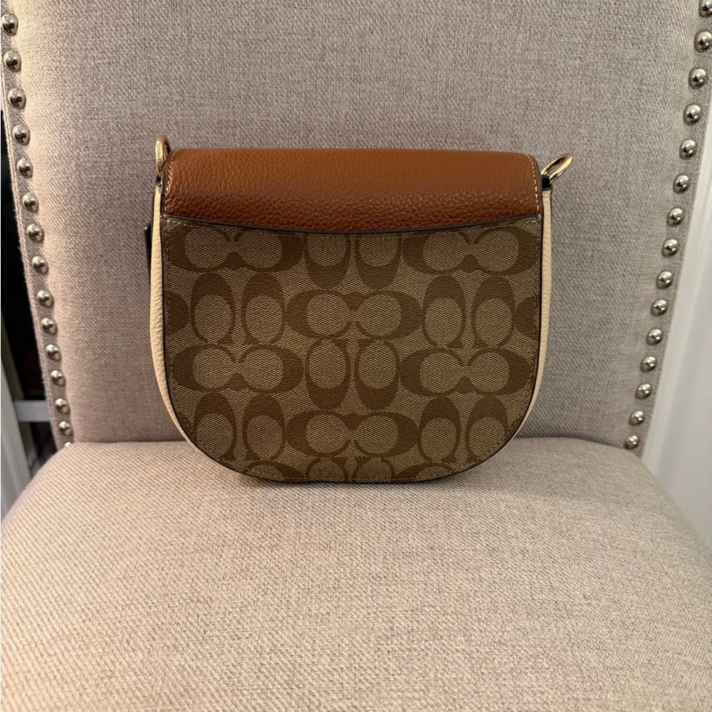 COACH Morgan Saddle Bag in Colorblock Signature Canvas with Gold-Tone Hardware - Picture 4 of 15